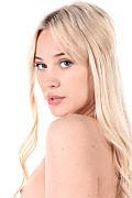 Nikki Hill Blazing Blonde istripper model